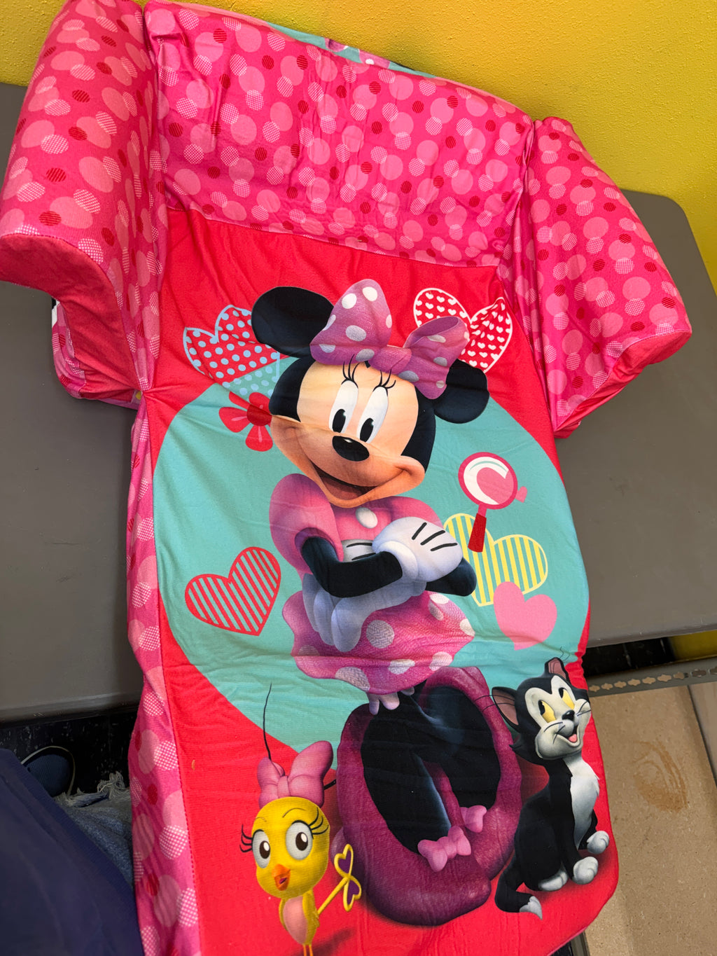 Minnie Mouse "Flip Chair"